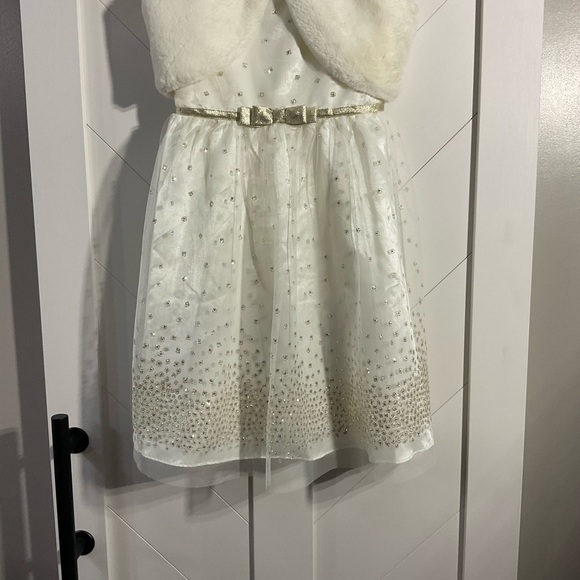 Like New Jona Michelle Girls sz 12 Ivory/gold holiday fancy party w/fur coat - Picture 7 of 7